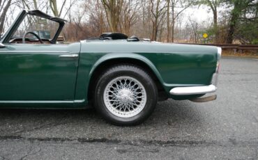 Triumph-TR4A-IRS-1967-Convertible-8