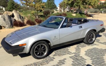 Triumph-TR8-1981-Convertible-10