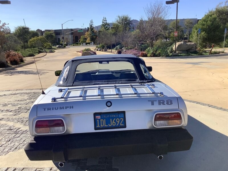 Triumph-TR8-1981-Convertible-17