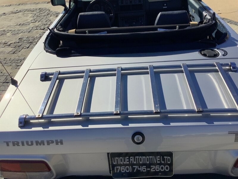 Triumph-TR8-1981-Convertible-19