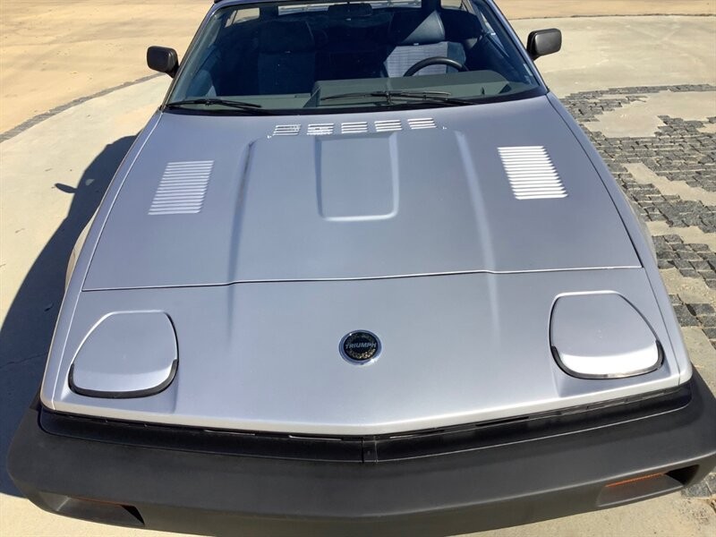 Triumph-TR8-1981-Convertible-3