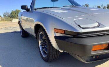 Triumph-TR8-1981-Convertible-9