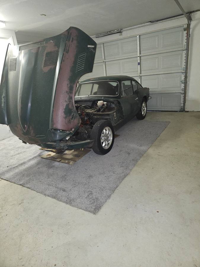 Triumph-gt6-1969-green-6