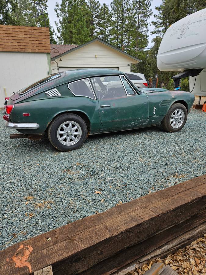 Triumph-gt6-1969-green