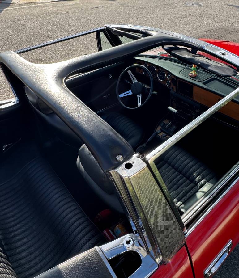 Triumph-stag-1973-red-1