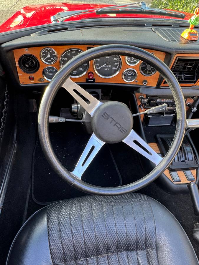 Triumph-stag-1973-red-5