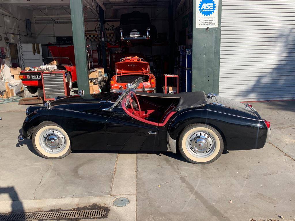 Triumph-tr3-1961-black-1