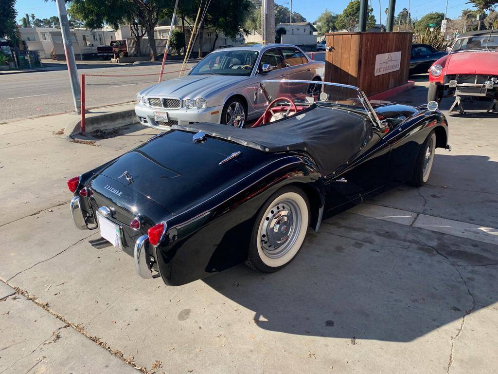 Triumph-tr3-1961-black-4
