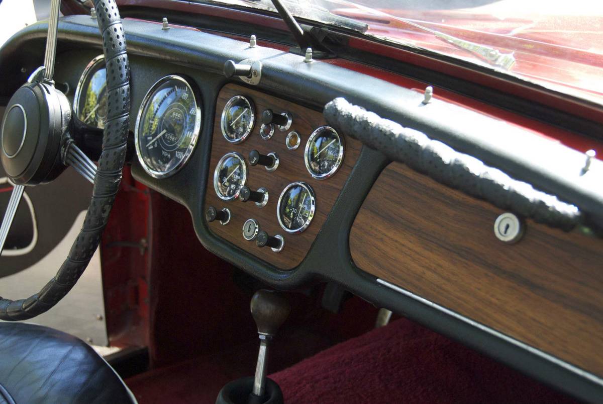 Triumph-tr3a-1960-red-5