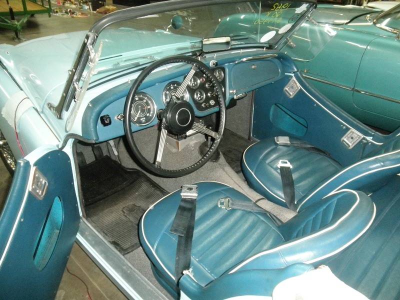 Triumph-tr3b-roadster-1962-blue-23