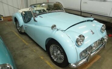 Triumph-tr3b-roadster-1962-blue-3