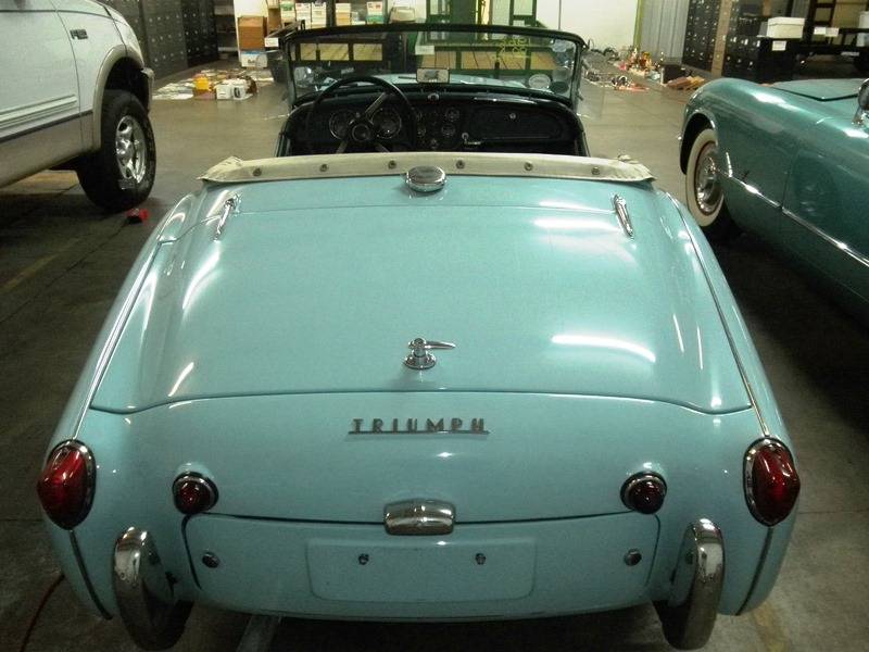 Triumph-tr3b-roadster-1962-blue-4