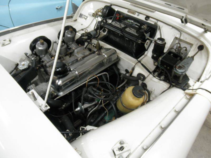 Triumph-tr3b-roadster-1962-white-12