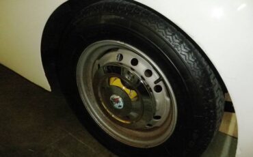 Triumph-tr3b-roadster-1962-white-9