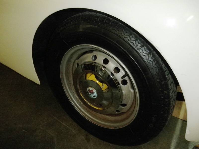 Triumph-tr3b-roadster-1962-white-9