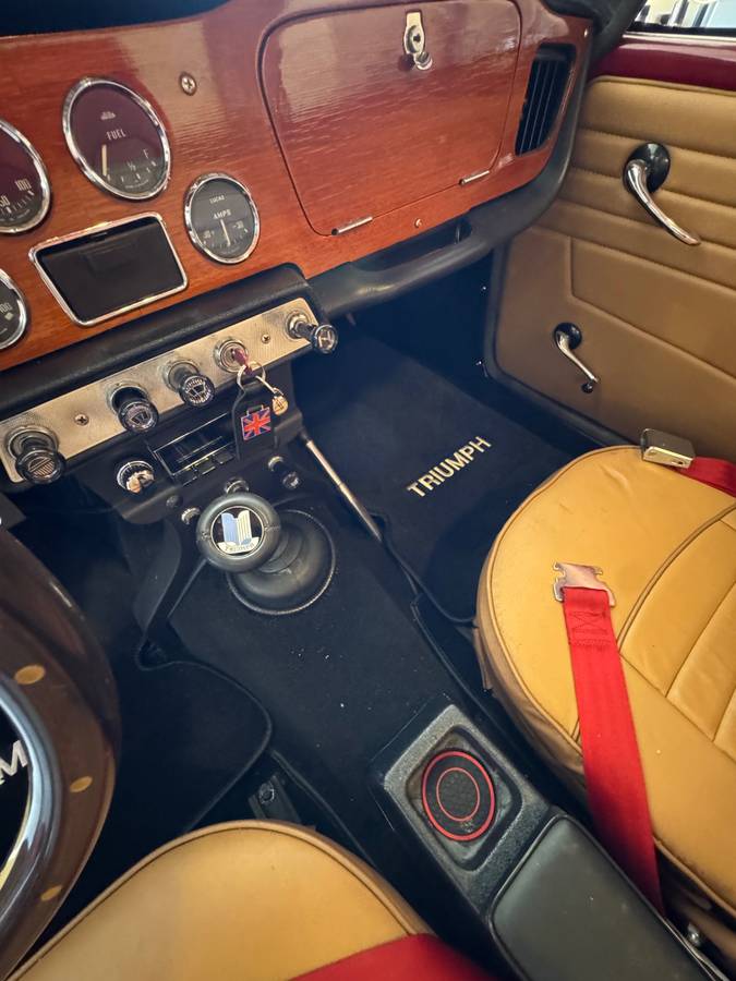 Triumph-tr4-1964-red-7