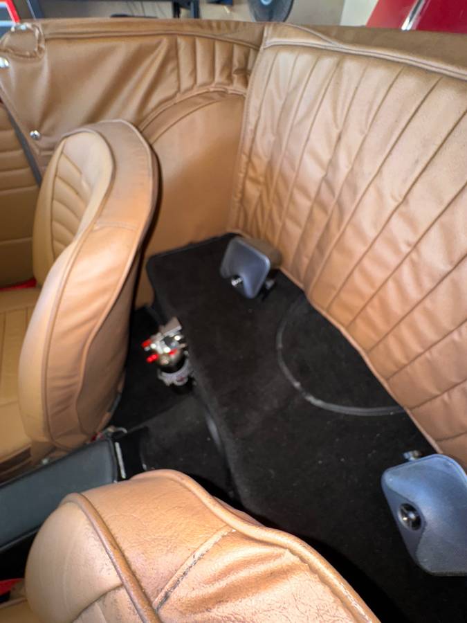 Triumph-tr4-1964-red-8