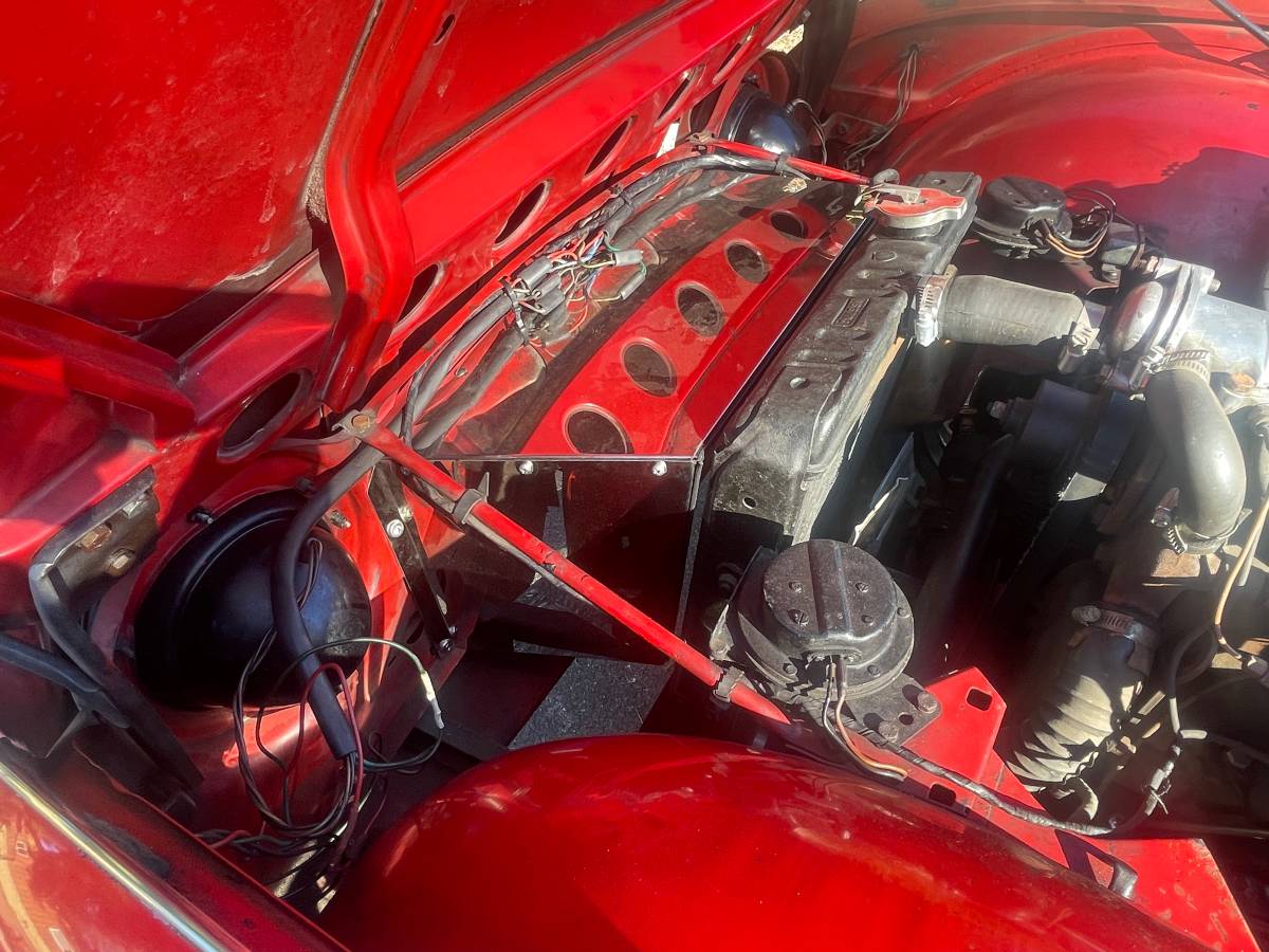 Triumph-tr4-a-irs-1967-red-15