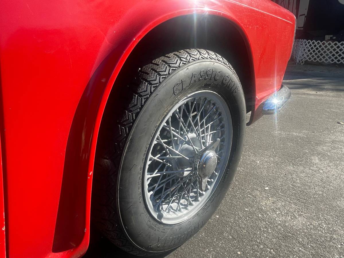 Triumph-tr4-a-irs-1967-red-16