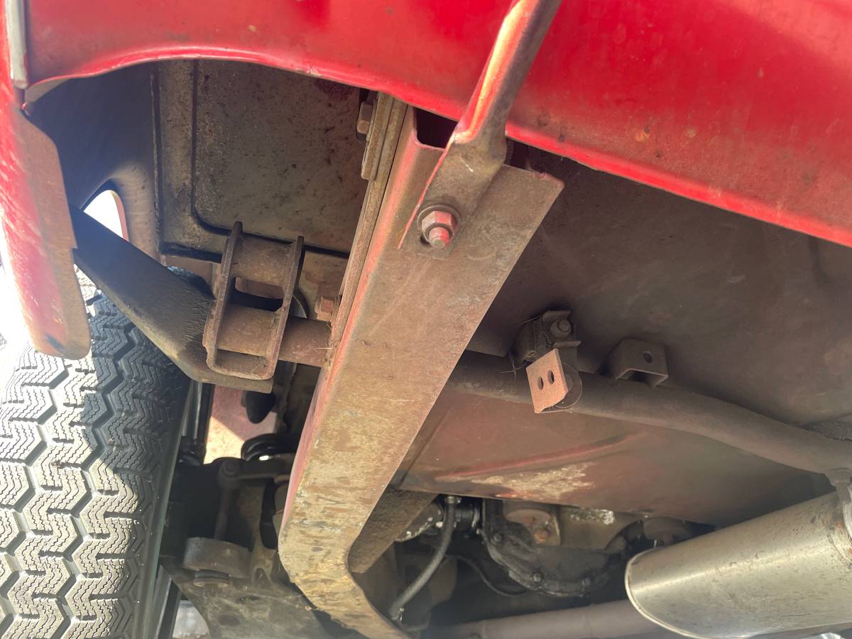 Triumph-tr4-a-irs-1967-red-17