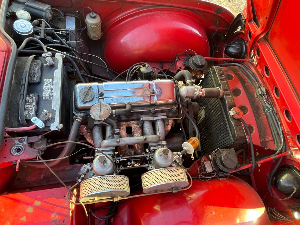 Triumph-tr4-a-irs-1967-red-2