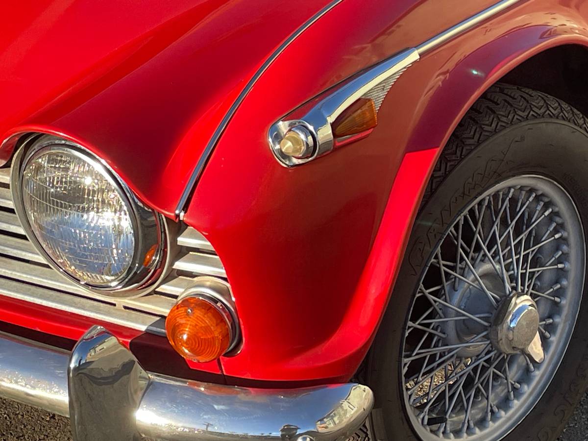 Triumph-tr4-a-irs-1967-red-22