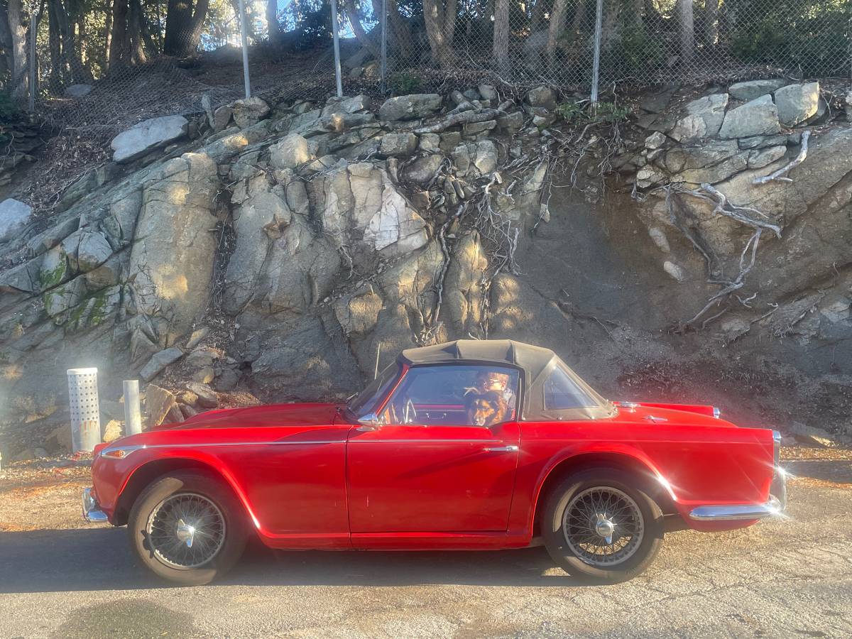 Triumph-tr4-a-irs-1967-red-5