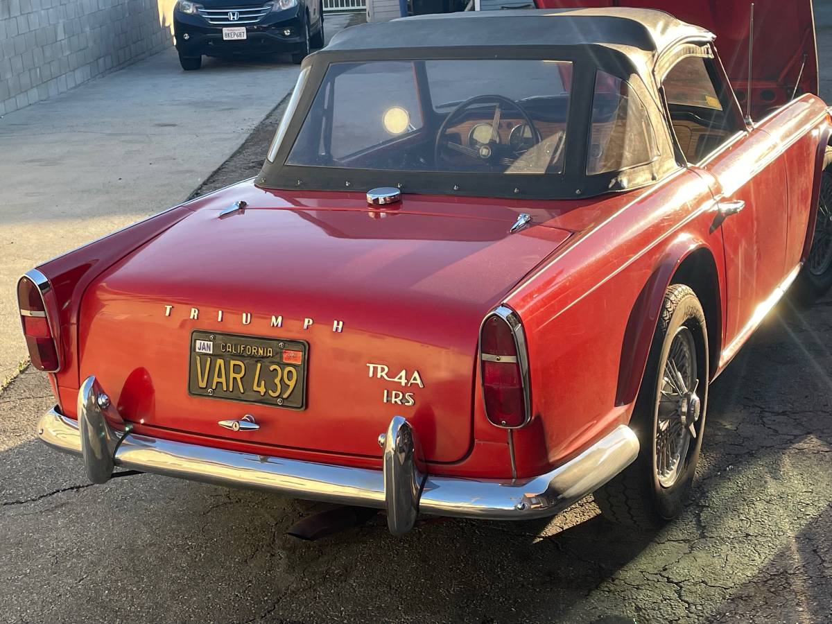 Triumph-tr4-a-irs-1967-red-6