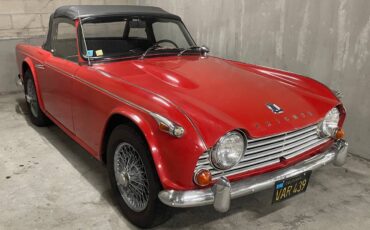 Triumph-tr4-a-irs-1967-red-8
