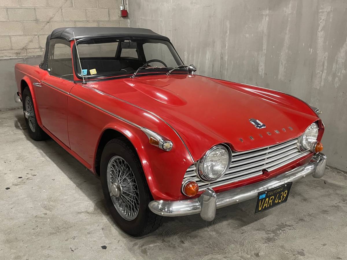 Triumph-tr4-a-irs-1967-red-8