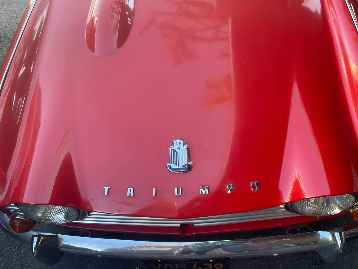 Triumph-tr4-a-irs-1967-red-9