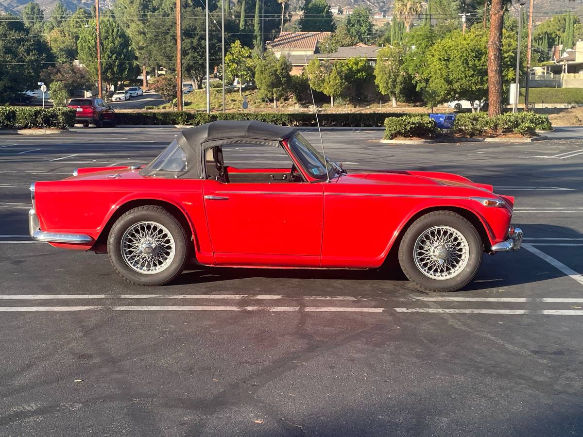 Triumph-tr4-a-irs-1967-red