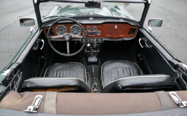 Triumph-tr4a-1967-green-10