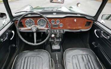 Triumph-tr4a-1967-green-11