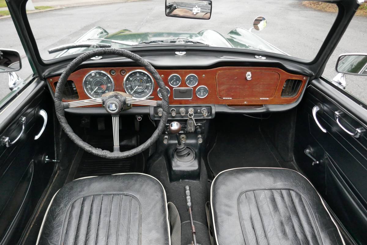 Triumph-tr4a-1967-green-11