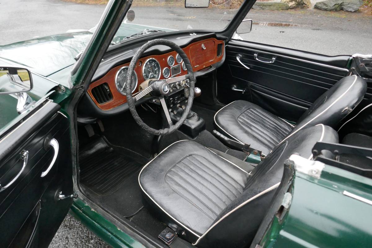 Triumph-tr4a-1967-green-12