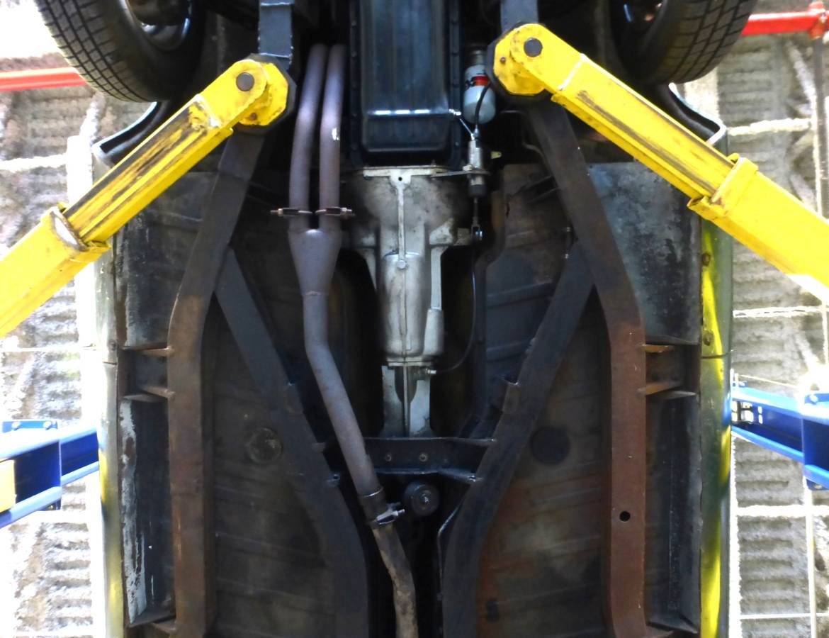 Triumph-tr4a-1967-green-21