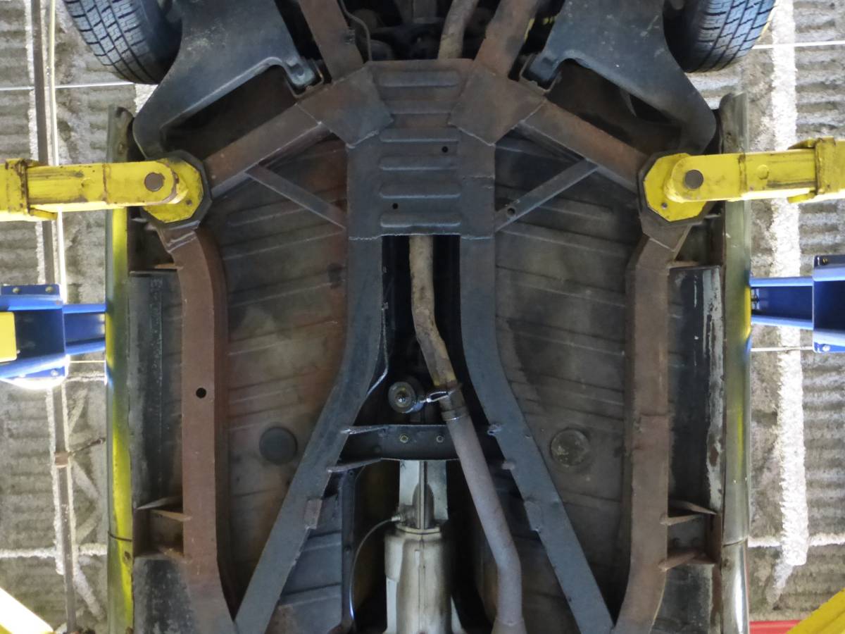 Triumph-tr4a-1967-green-22