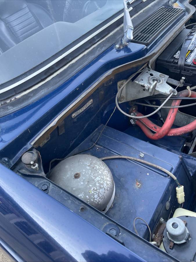 Triumph-tr6-1972-blue-10