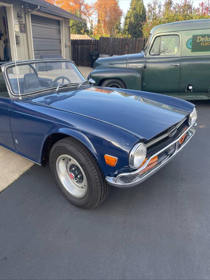 Triumph-tr6-1972-blue-4
