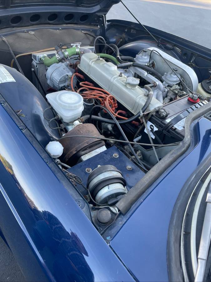 Triumph-tr6-1972-blue-6