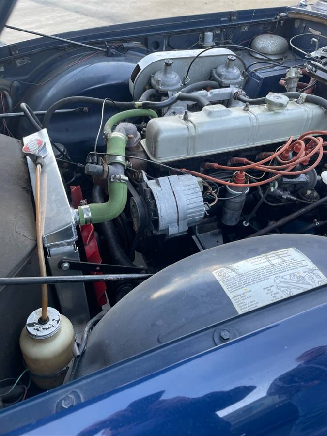 Triumph-tr6-1972-blue-8