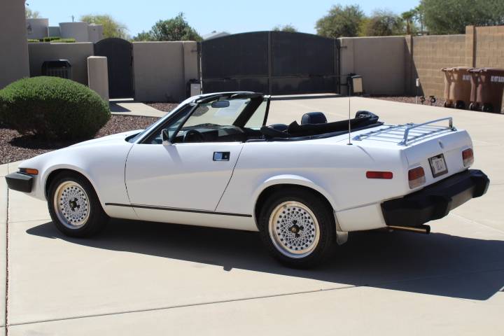 Triumph-tr7-1980-10