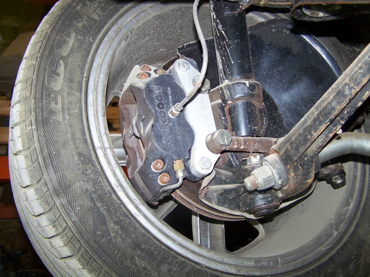 Triumph-tr8-1980-silver-1