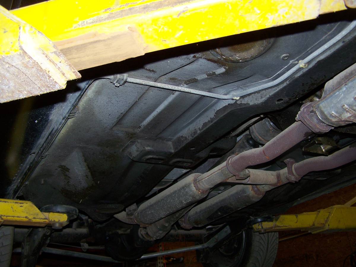 Triumph-tr8-1980-silver-13