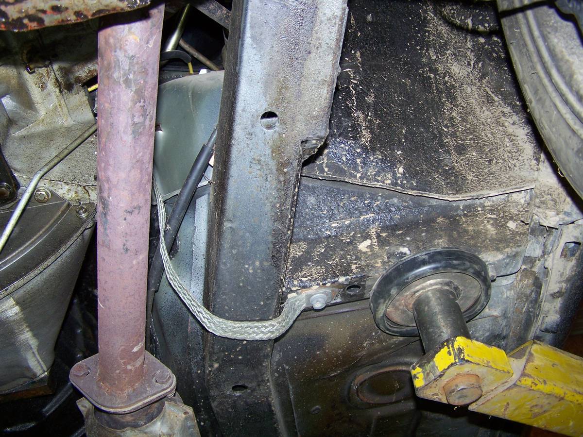 Triumph-tr8-1980-silver-16