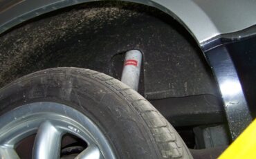 Triumph-tr8-1980-silver-18