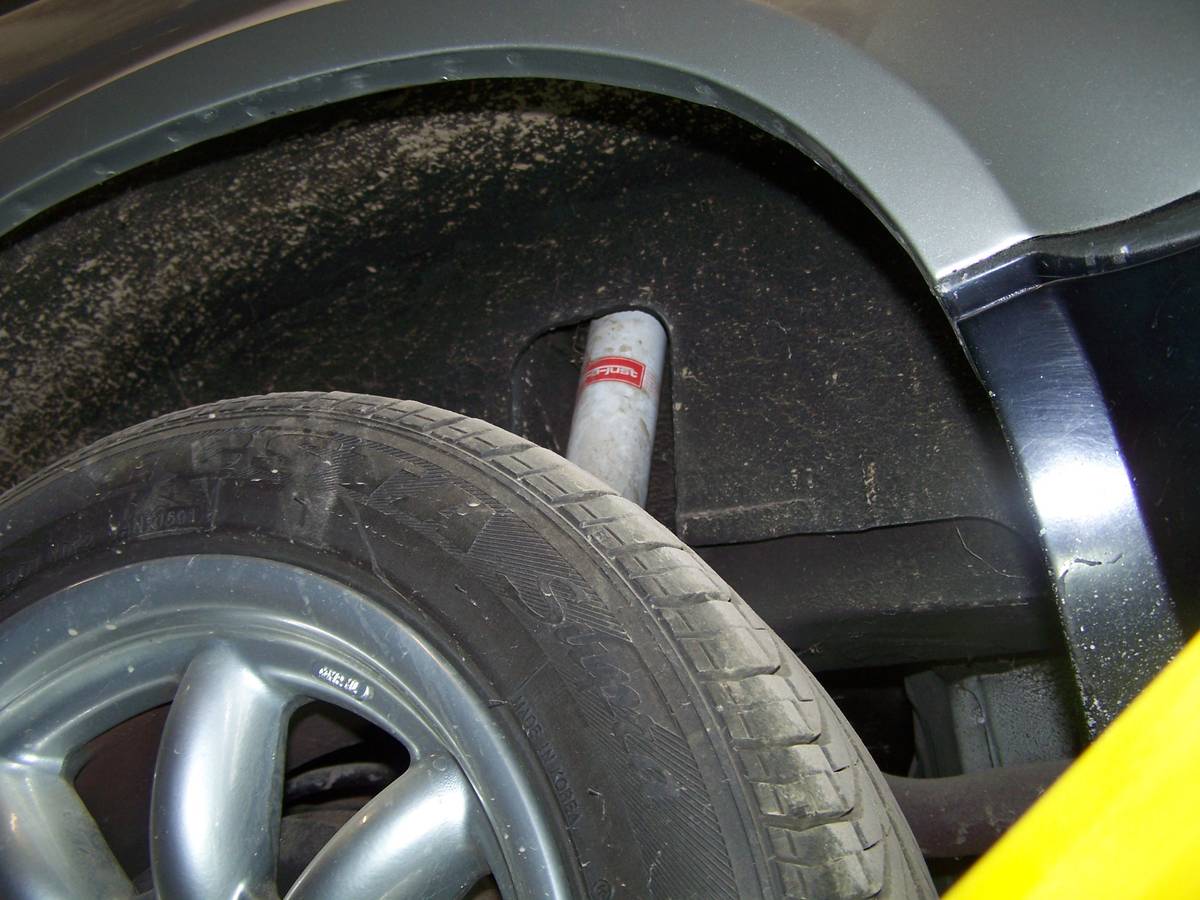 Triumph-tr8-1980-silver-18