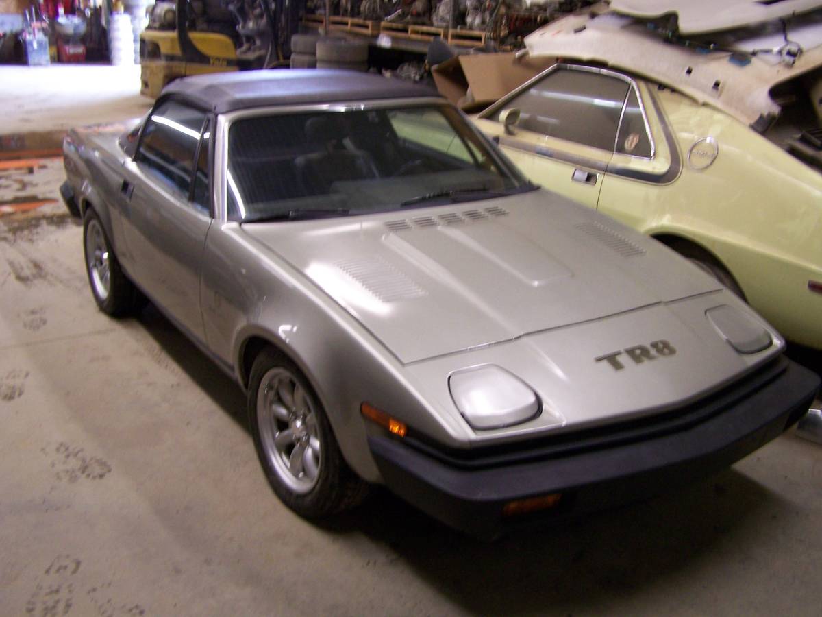 Triumph-tr8-1980-silver-2