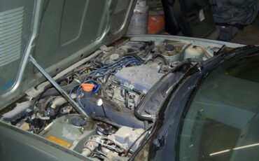 Triumph-tr8-1980-silver-3